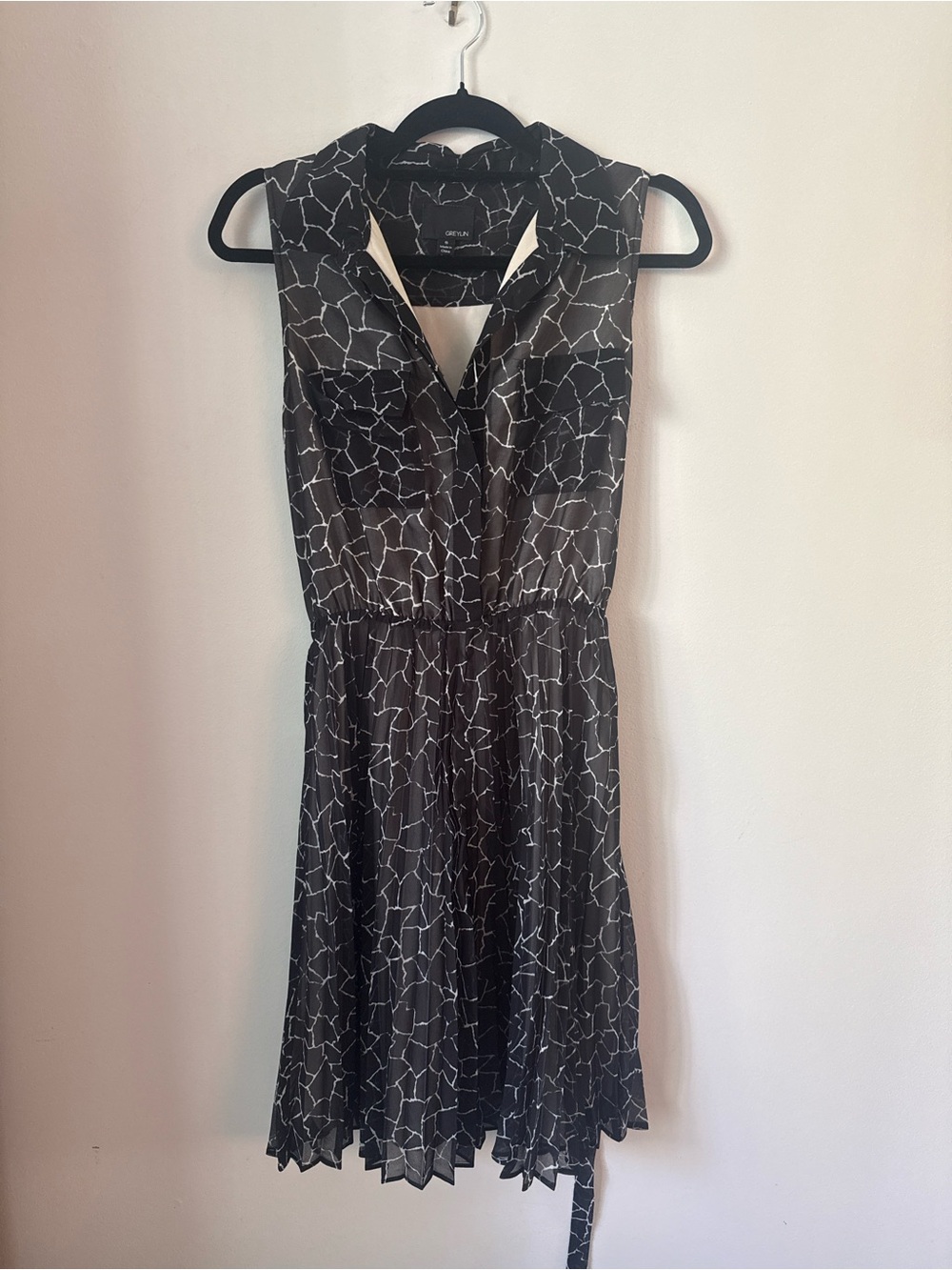 Greylin Black & White Sleeveless Collared Midi Dress